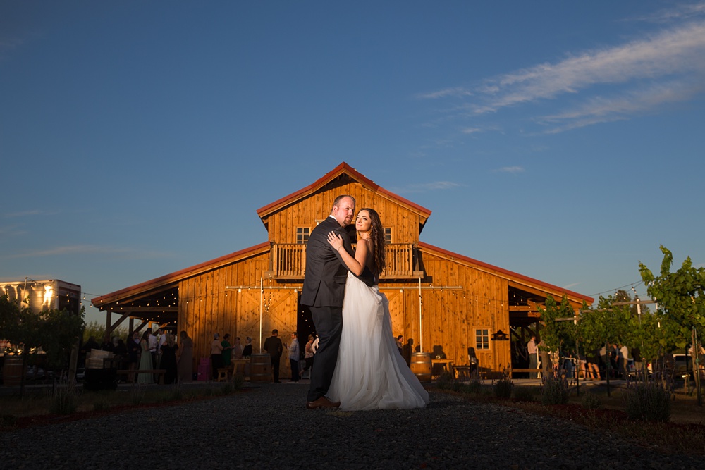 modesto barn wedding photo